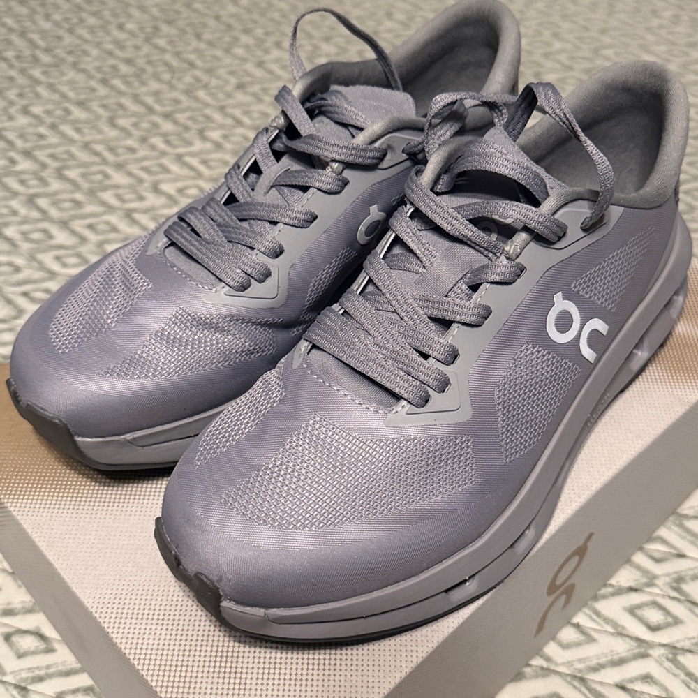 On Running Cloudzone Trainer in Light Gray